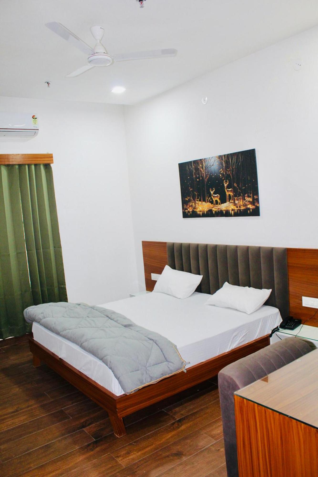 The Loya Hotel Muktsar Exterior photo